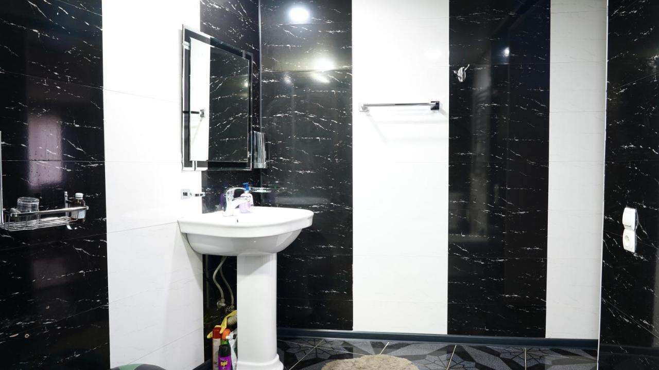 Apartment Shafi 8 Tbilisi Buitenkant foto